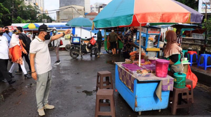 Istilah "Pedagang Kaki Lima"