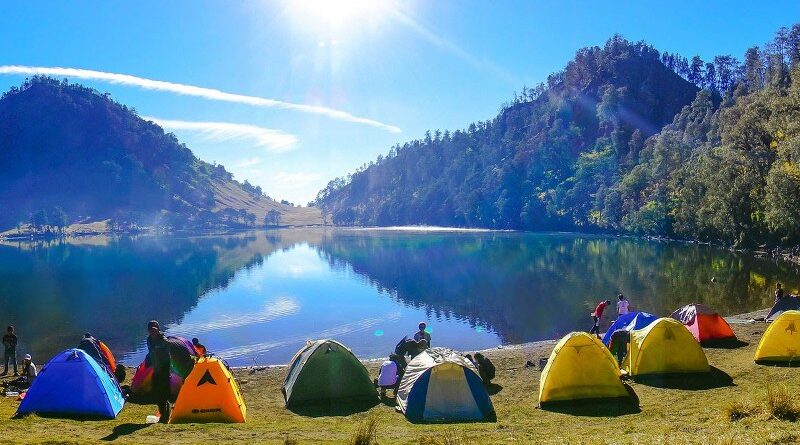 Keindahan Ranu Kumbolo Dengan Senjanya Yang Romantis