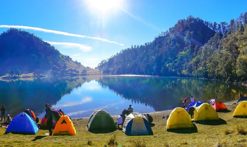 Keindahan Ranu Kumbolo Dengan Senjanya Yang Romantis