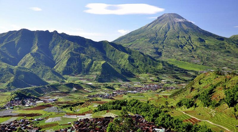 Keindahan Panorama Bukit Sekapuk Di Dataran Tinggi Dieng