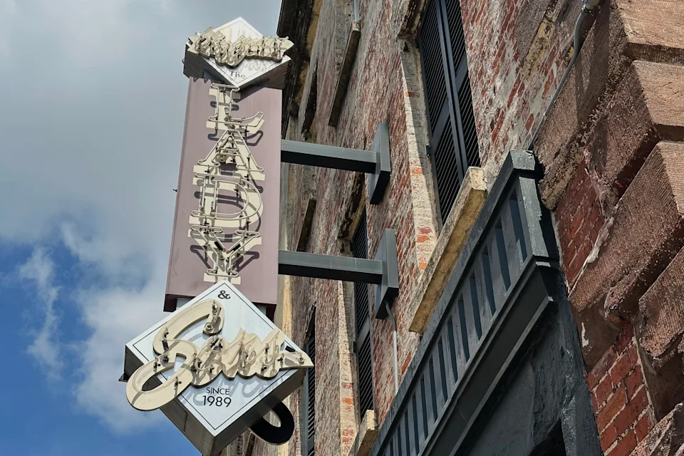 Restoran Legendaris Paula Deen Di Savannah Tiba-Tiba Ditutup