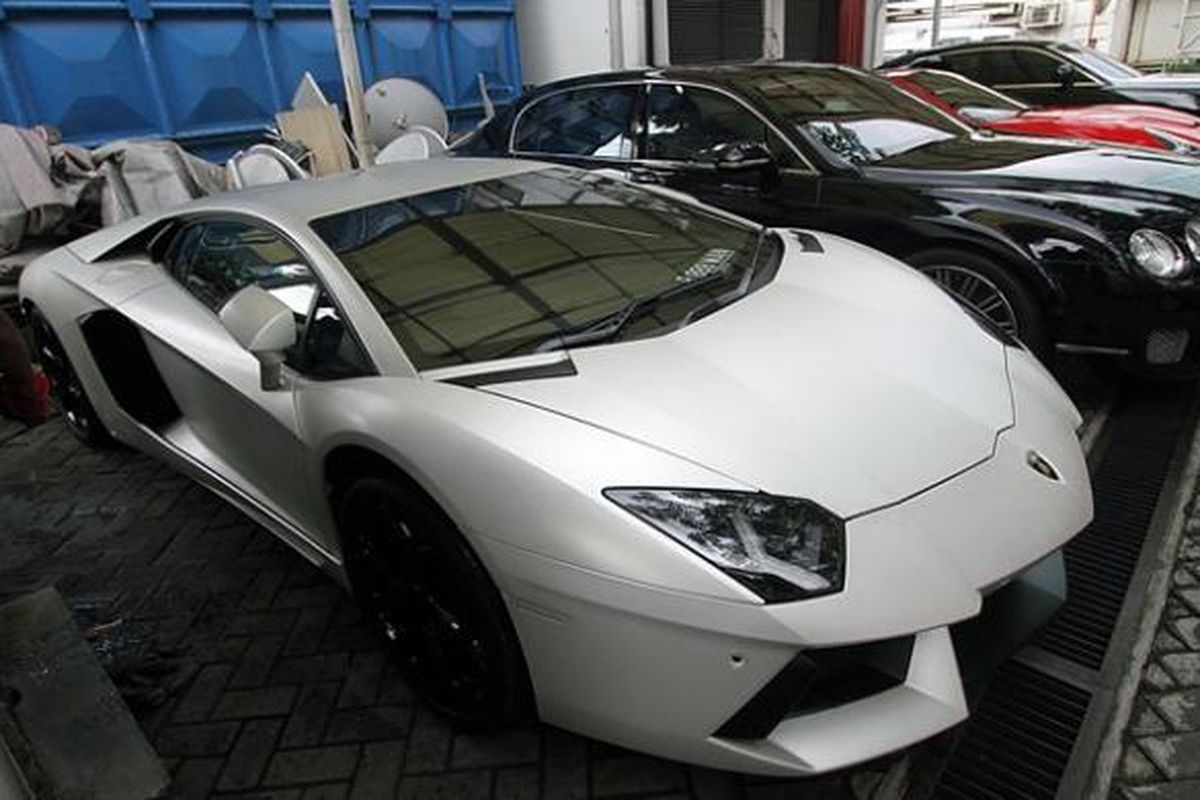 Mobil Boros Biaya Atau Santapan Mahal: Netizen Bandingkan