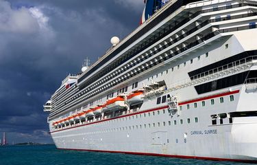 Gangguan IT Tunda Keberangkatan Kapal Pesiar Carnival Firenze