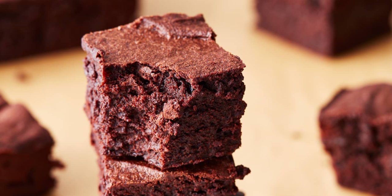 Alton Brown Bagikan Tips Tak Terduga Agar Brownies Lebih Enak