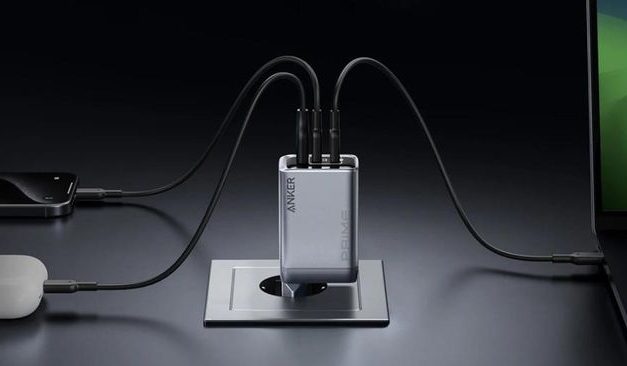 Anker Rilis Charger 100 W Dengan Layar Mungil Yang Canggih