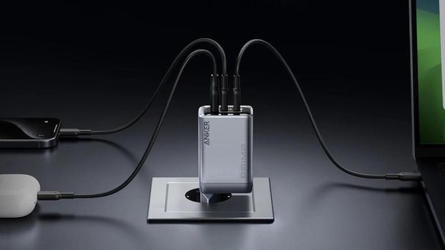 Anker Rilis Charger 100 W Dengan Layar Mungil Yang Canggih