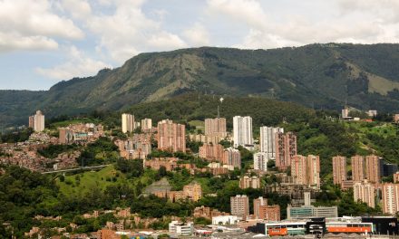 Kota Medellín Kota Indah Terletak Di Lembah Pegunungan Andes