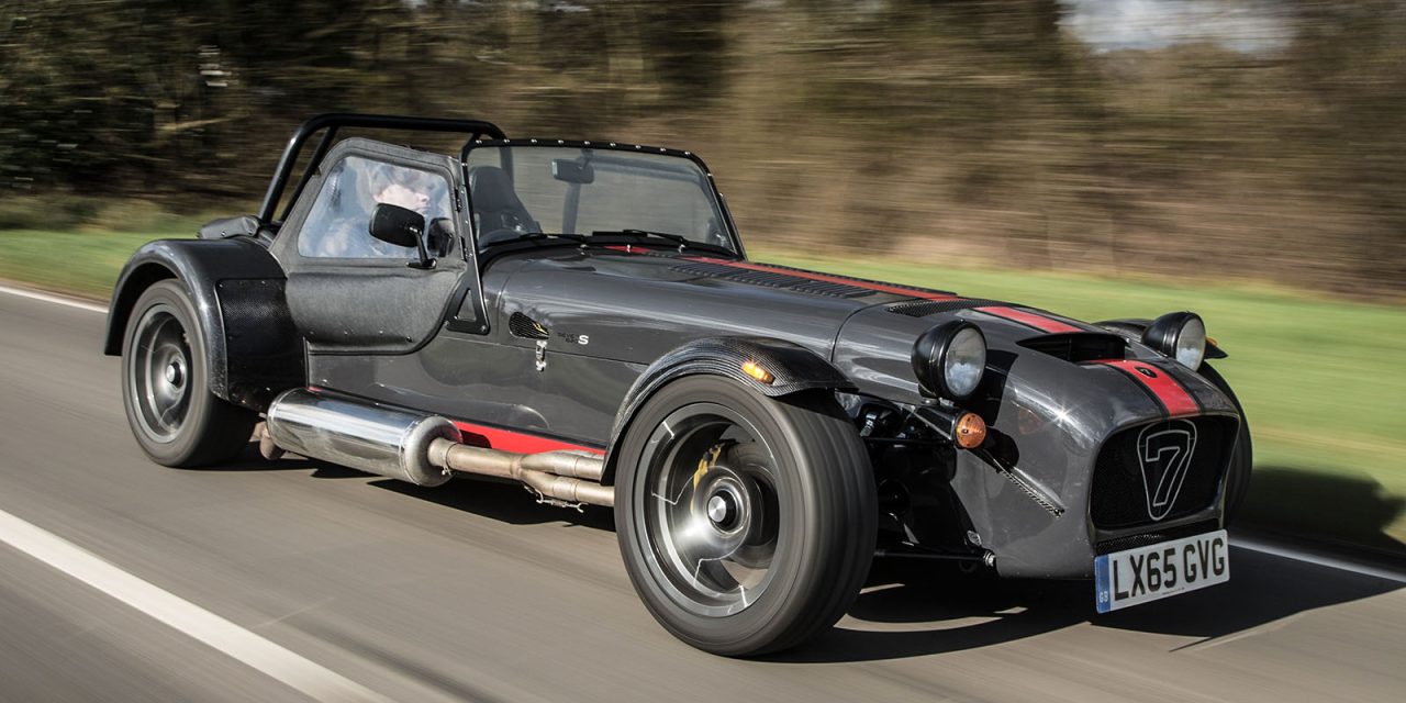 Caterham Seven 620S Mobil Ringan Dengan Performa Maksimal