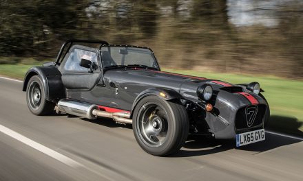 Caterham Seven 620S Mobil Ringan Dengan Performa Maksimal