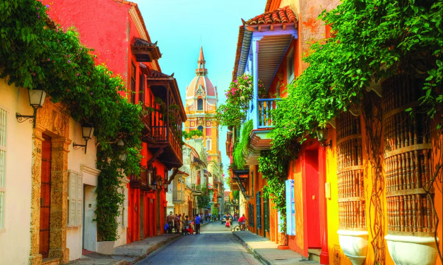 Kota Cartagena Di Kelilingi Pantai Yang Memukau