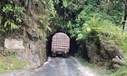 Batu Lubang Sibolga Sebuah Formasi Batu Alam Yang Indah