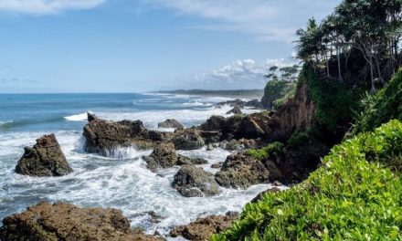Pesona Pantai Karang Tawulan Di Ujung Jawa Barat