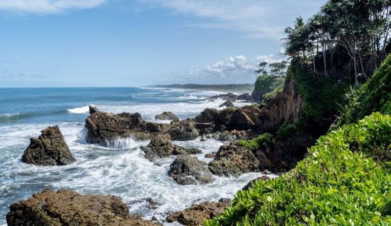 Pesona Pantai Karang Tawulan Di Ujung Jawa Barat