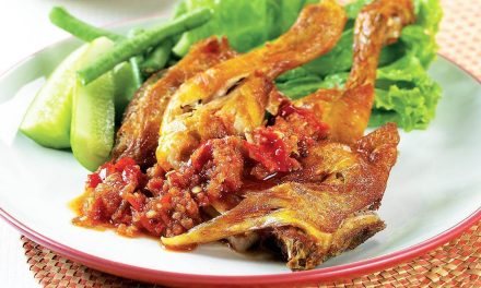 Ayam Penyet Lamongan Kuliner Wajib Yang Harus Kamu Cobain