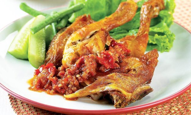Ayam Penyet Lamongan Kuliner Wajib Yang Harus Kamu Cobain