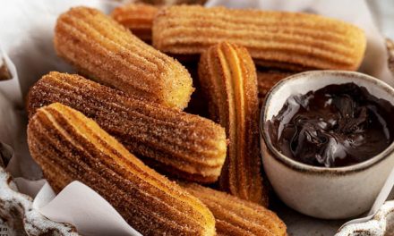 Camilan Churros Renyah Manis Khas Spanyol Yang Mendunia