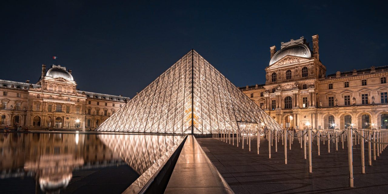 Jelajahi Keindahan Louvre, Museum Terbesar Di Paris