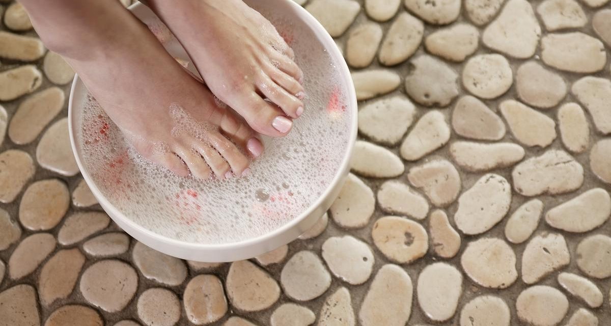 Perawatan Alami Untuk Mengatasi Bau Kaki