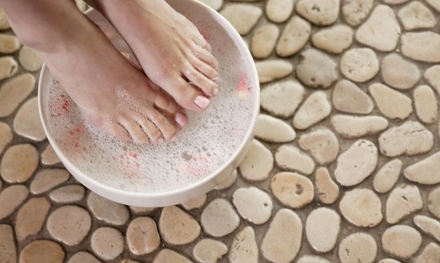 Perawatan Alami Untuk Mengatasi Bau Kaki